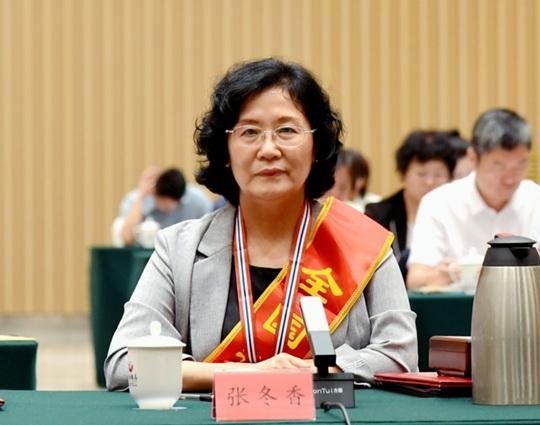 博星配资 重塑“好运”与“回声”：张冬香的志愿能量场